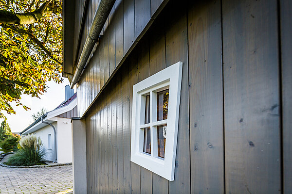 Alter Stall in neuem Gewand, Holzlasur mit Vintage Flair